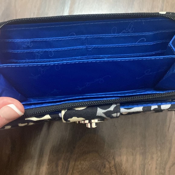 Vera Bradley Turn Lock Wallet Canterbury Cobalt - Picture 6 of 8
